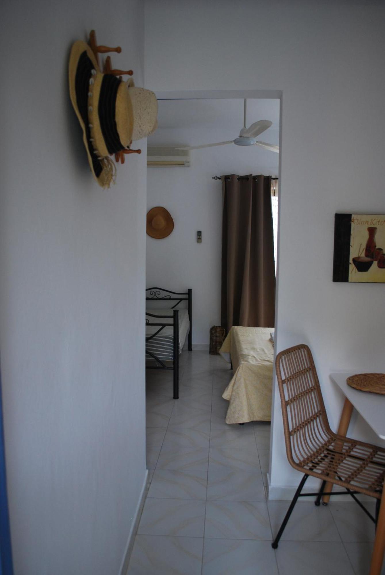 Sunset Rooms Agia Marina  Екстер'єр фото