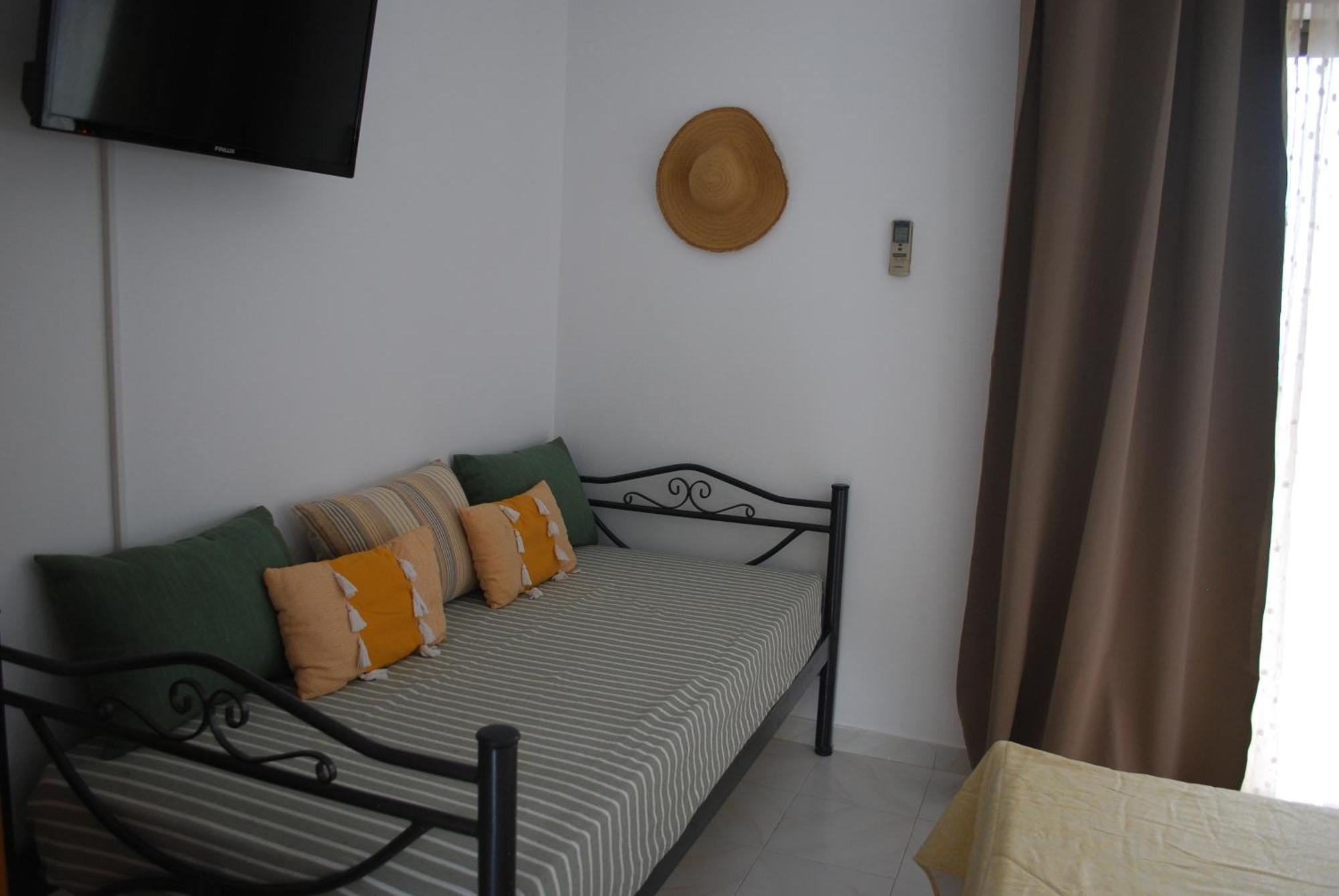 Sunset Rooms Agia Marina  Екстер'єр фото